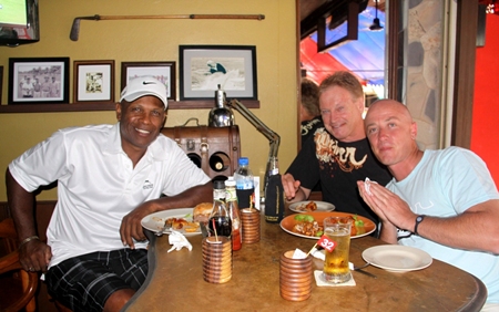 David Shelton, Bob McPhail and Craig Wyer at The Golf Club after the Laem Chabang comp.